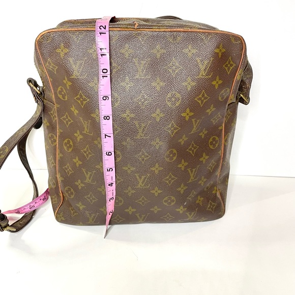 Louis Vuitton Messenger Bag 💯 Authentic! - Picture 3 of 16